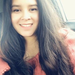 Meet your Posher, Daniela